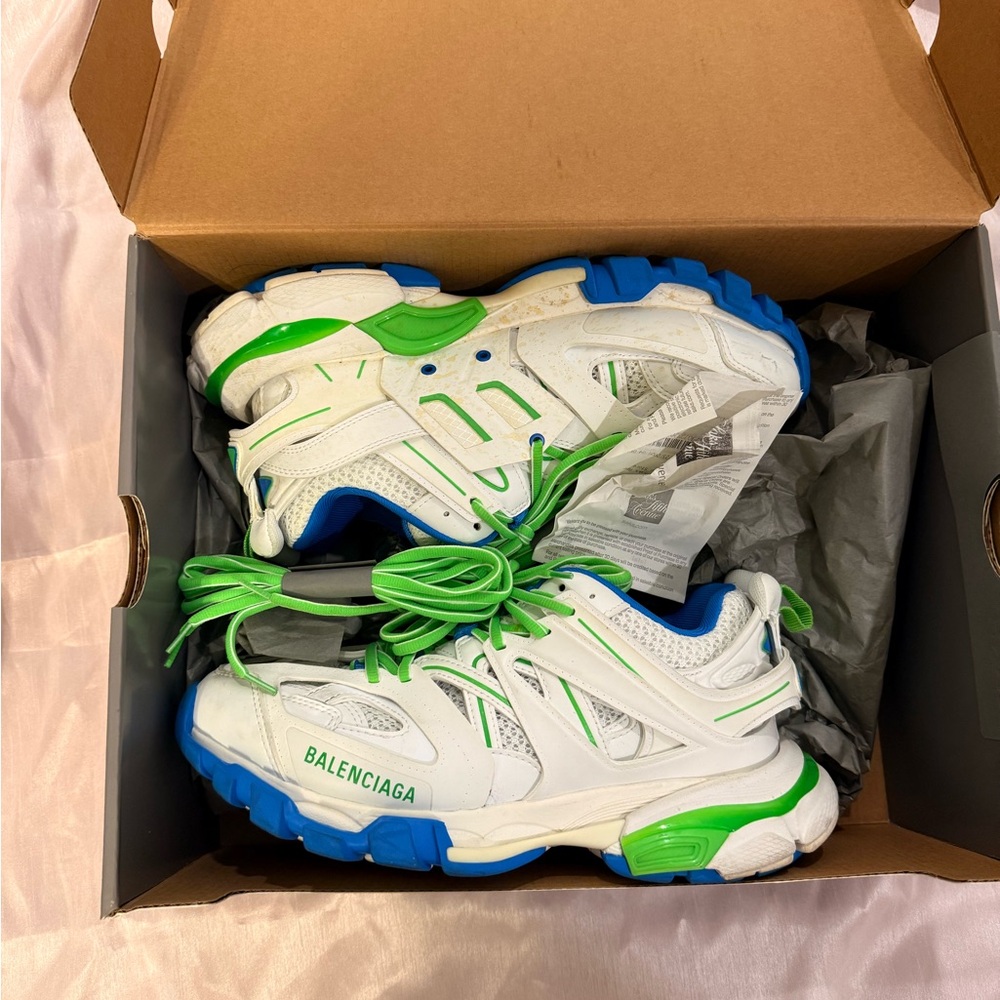 Authentic purchased from Saks-Balenciaga  Sneakers 
Box & extra strings included